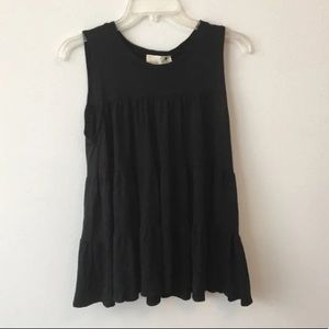 black sleeveless shirt
